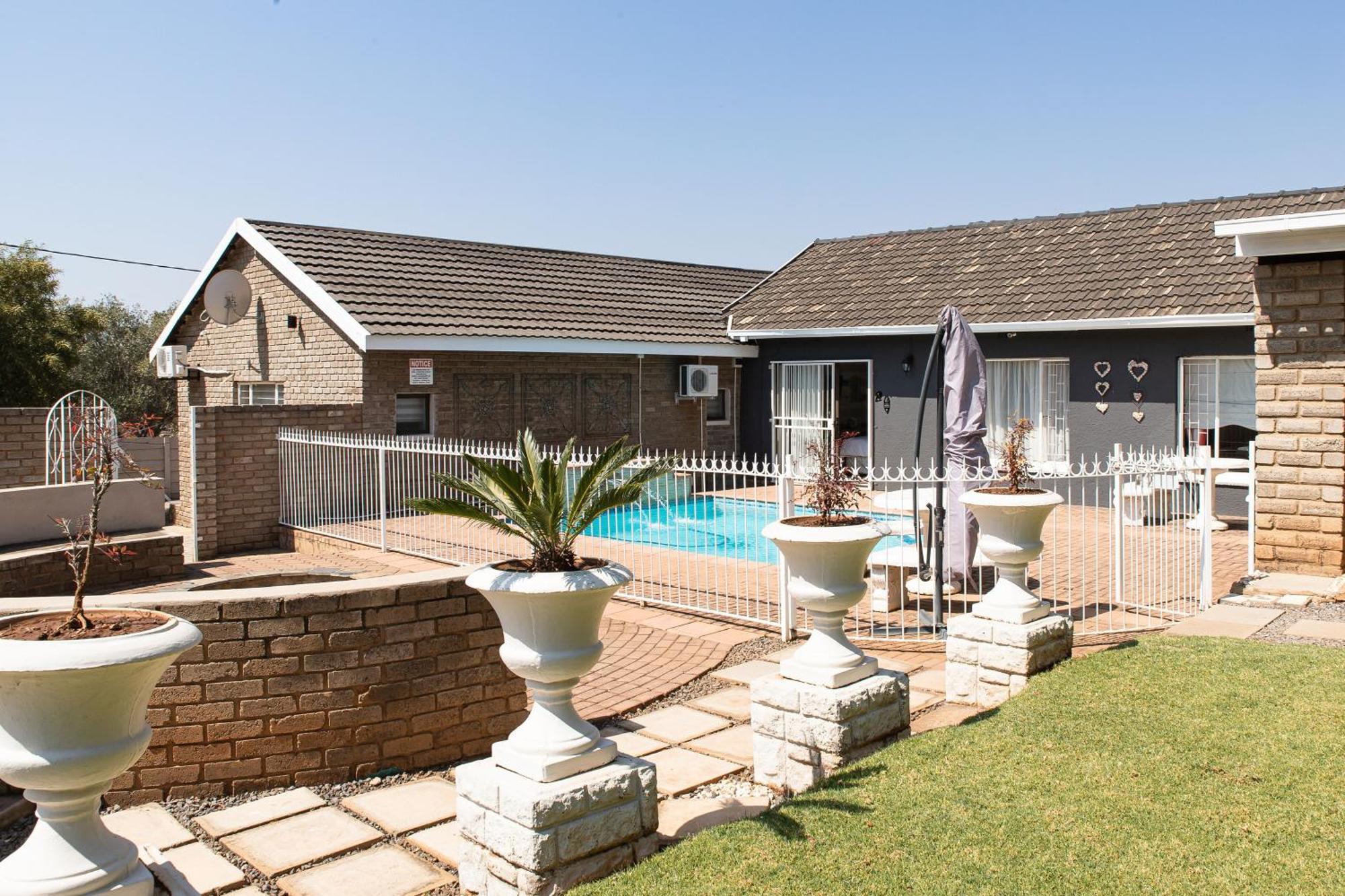 @Home Guest House Zeerust Exterior foto